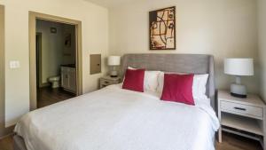Landing Apartments - Avalon at James Island