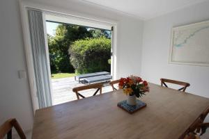 Patons Rock Latitude - Modern Getaway