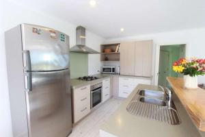 Patons Rock Latitude - Modern Getaway