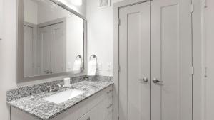 Landing Amazing Studio Gym Pool