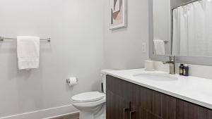 Landing Stunning Studio Gym Game Room