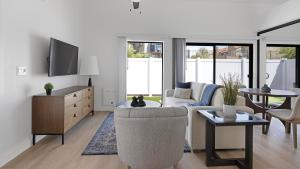 Landing Apartments - 2121