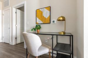 Landing Beautiful 1BD Clubhouse Gym