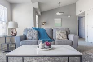 Landing Incredible 1BD Gym Courtyard