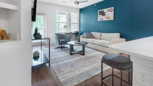 Landing Apartments - Velo Shelby Farms