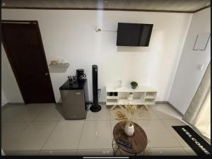 PURA VIDA AIRPORT STAY FREE SHUTTLe