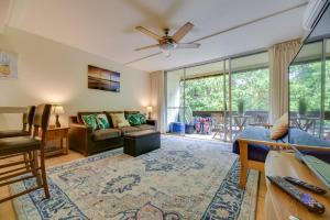 Comfy Tropical Condo with Pool - Walk to Beach!