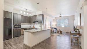 Landing Apartments - Velaire at Aspera