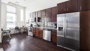 Landing Beautiful Studio Game Room Gym