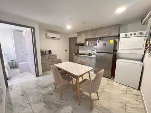 Executive Apartment on Balboa Avenue