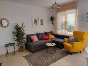 Lagoon and Sea - Downtown beachside apartment