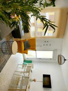 Lagoon and Sea - Downtown beachside apartment