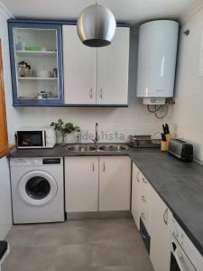 Lagoon and Sea - Downtown beachside apartment