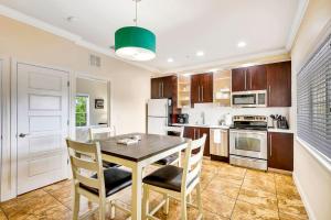 2BR Beach Club – Beach, Heated Pool & Hot Tub