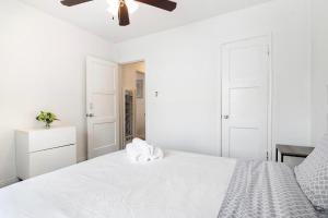 Ground Floor One Bedroom Near Beverly Hills