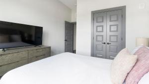 Landing Apartments - The Note