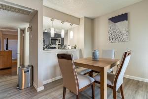 Landing Beautiful 1BD Pool