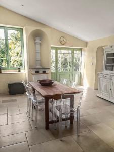 Renovated Charentaise house in the vineyards