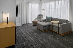 TownePlace Suites by Marriott Lawrence Downtown