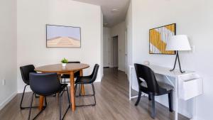 Landing Apartments - The Cirrus at Aqua