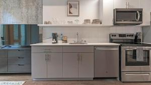 Landing Incredible 1BD Game Room Courtyard