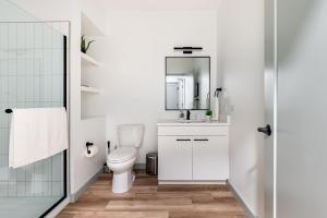 Landing Amazing Studio Pool Gym