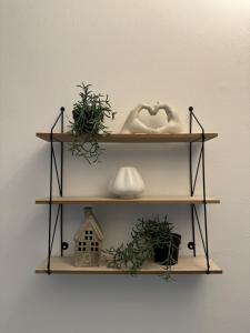 Stratford 4BR Oasis, 7min to Train with Parking