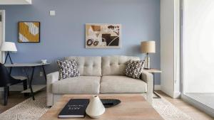 Landing Incredible 2BD Pool