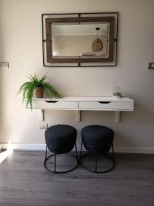 Moderno departamento en Ñuñoa con cama King, internet rápido y piscina