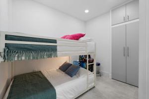 Villa Gabriel Modern, Family Home Just 15 minutes downtown Miami