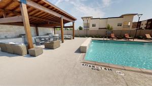 Landing Apartments - Malloy Bridge