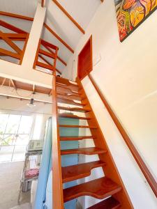 Casa com Vista Parcial do Mar a 500m da Praia, Ponta das Canas, Florianopolis