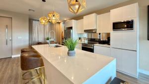 Brand New Home with 4 En-Suites, near Disney