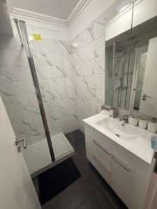 Deluxe Apart Airport