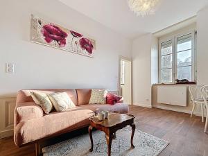 Le Pretty - T2 rénové vue château avec parking