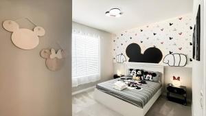 7545 OS - Solterra Resort Grandeur Luxurious 5-Bedroom Pool Home