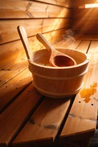 Osada Brzeziny - 25 minut od Warszawy - sauna, balia z jacuzzi, basen, altana, grill, ogród, ognisko