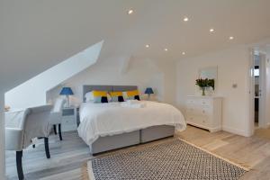 4 Bed in Padstow oc-p00718