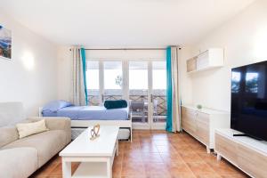 Neptuno Beachfront Retreat with smart TVs and Terrace