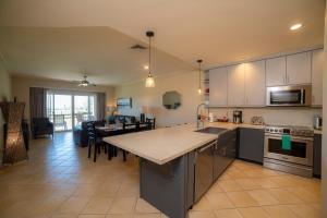 Del Mar 2J 3 bdr Ocean View in Los Suenos