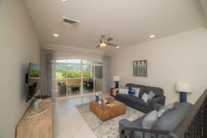 Colina 7C 3 bdr Garden View in Los Suenos