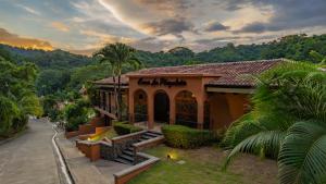 Casa Plazoleta 4 bdr private pool in Los Suenos
