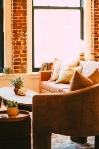 Historic 2BR suite in Halifax w Free Parking