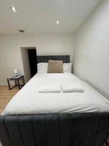 Two Bedroom Apartment in Prime Location