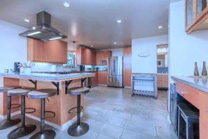 Tahoe Donner Luxury, Sleeps 14, Hot tub, 3100 sqft
