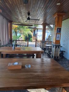 suffers villa medewi