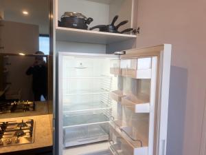 Skyline Escape 2BR & Sunroom Southbank & Bay Outlook