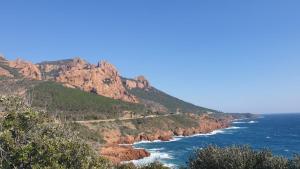 South of France Oasis 1 Bed Villa with a Private Garden