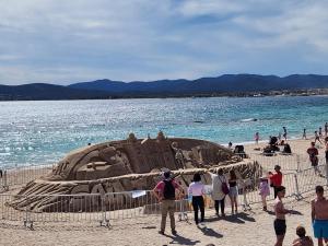 South of France Oasis 1 Bed Villa with a Private Garden