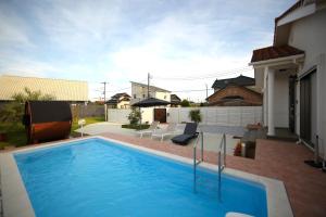 The White House 九十九里海辺の広い庭の一棟貸切別荘